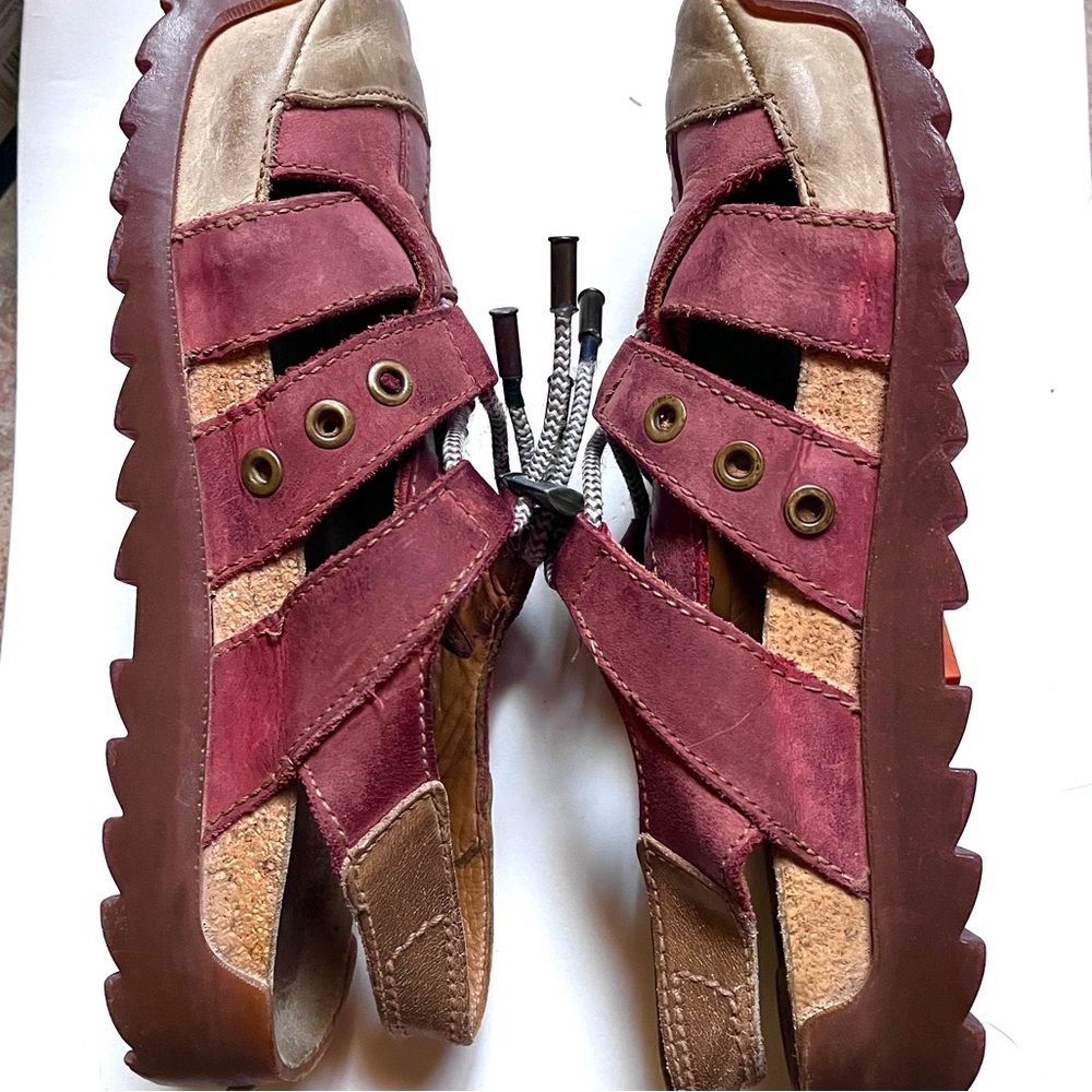 The Art Co. Made in Spain. Red Nubuck Leather, rubber, cork, 39 Fisherman Sandal